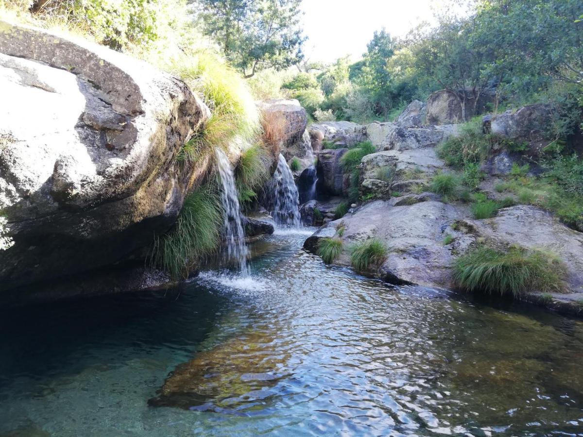 Casa do Fundo do Povo - Serra da Estrela Cortes do Meio Exterior foto